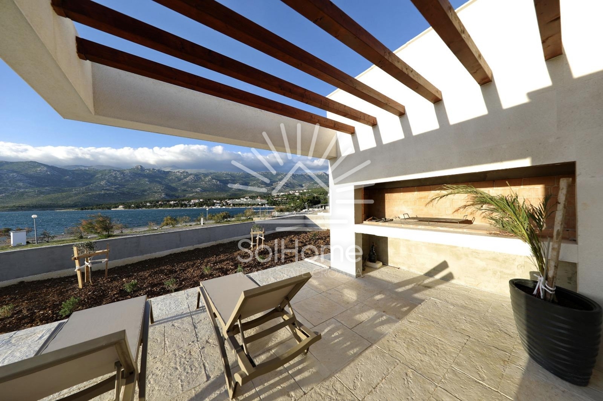 Casa sulla prima fila del mare con piscina e vista spettacolare - Regione di Zara