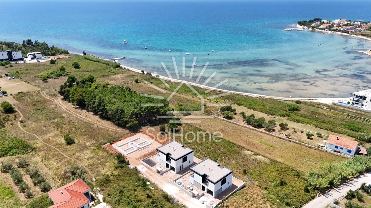 Bellissime ville con piscina e vista sul mare vicino a Zara - Croazia.
