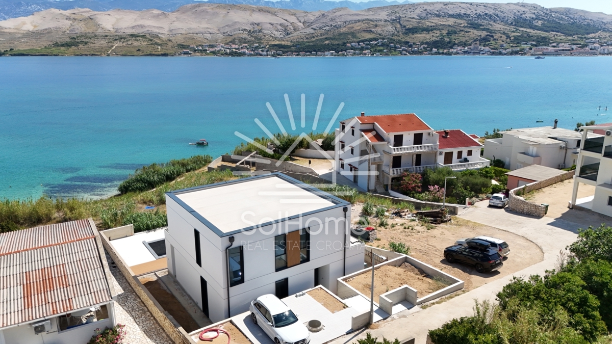 Villa di lusso in prima fila sul mare a Pag.