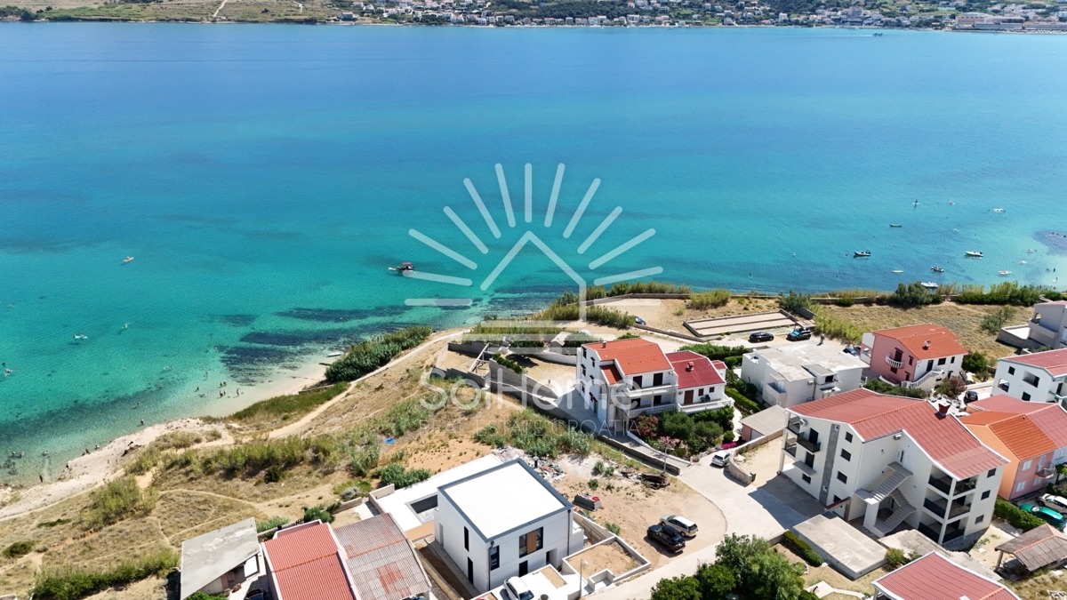 Villa di lusso in prima fila sul mare a Pag.