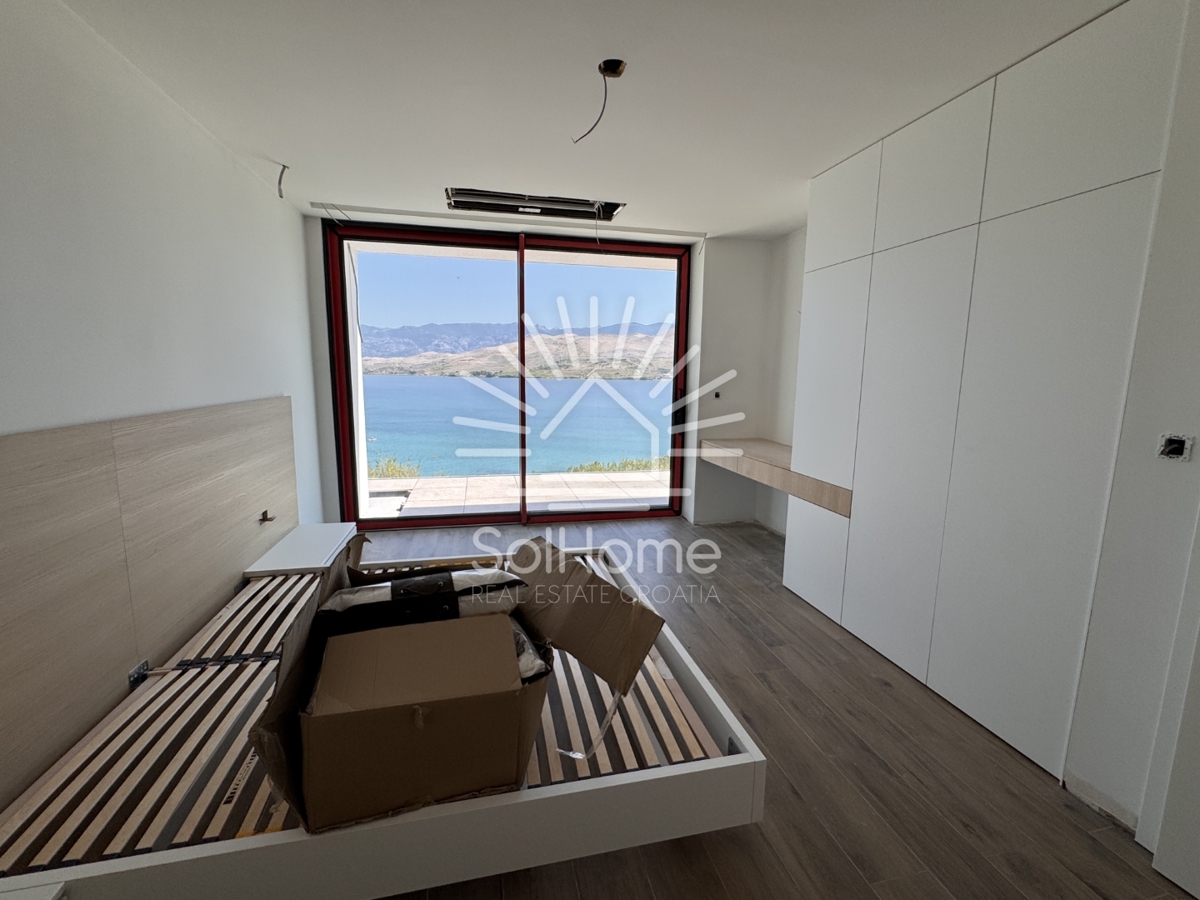 Villa di lusso in prima fila sul mare a Pag.