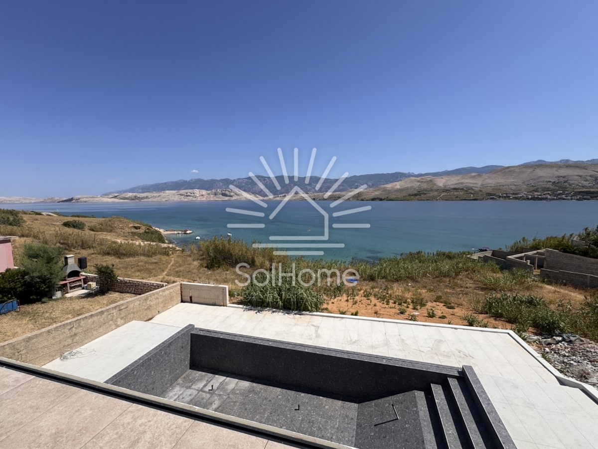 Villa di lusso in prima fila sul mare a Pag.