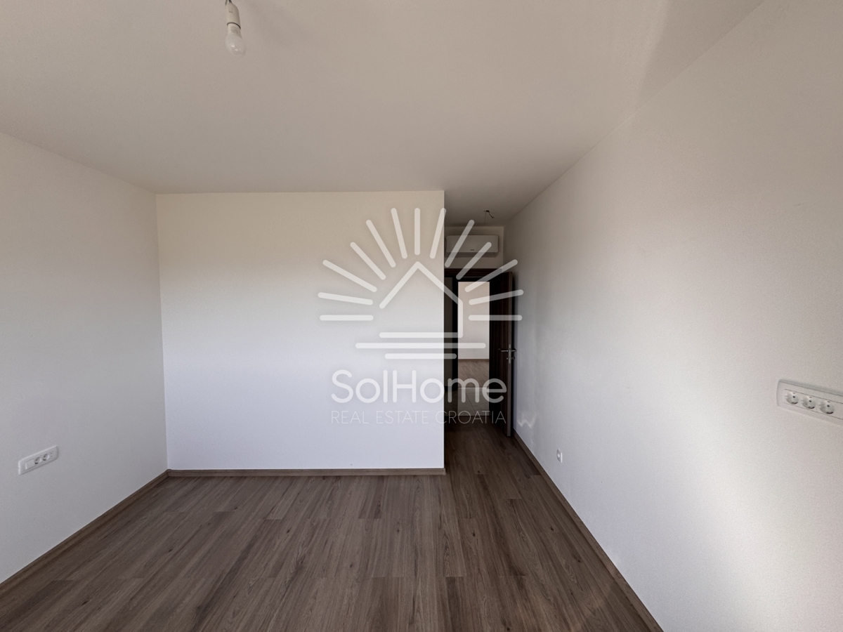 Case con vista panoramica sul mare e terrazza sul tetto a Vir / Croazia.