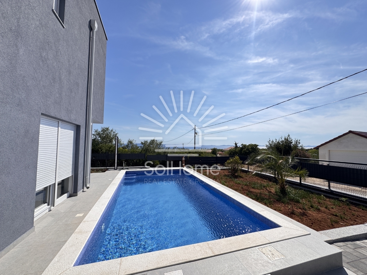 Case con vista panoramica sul mare e terrazza sul tetto a Vir / Croazia.