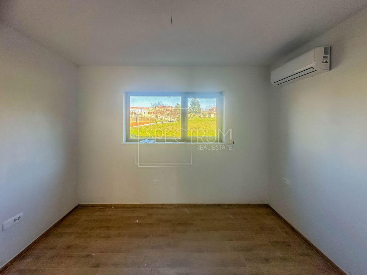 Castelliere, villa bifamiliare con piscina