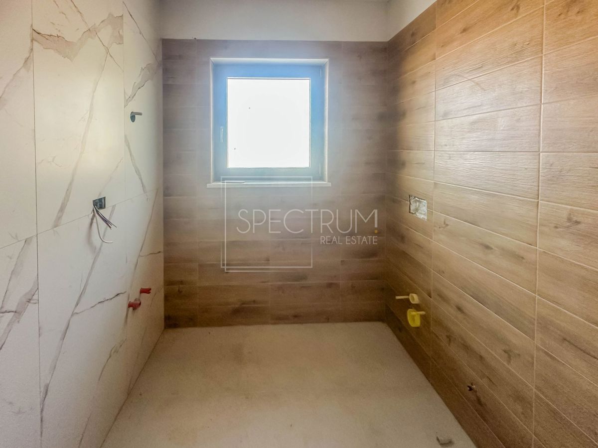 Castelliere, villa bifamiliare con piscina