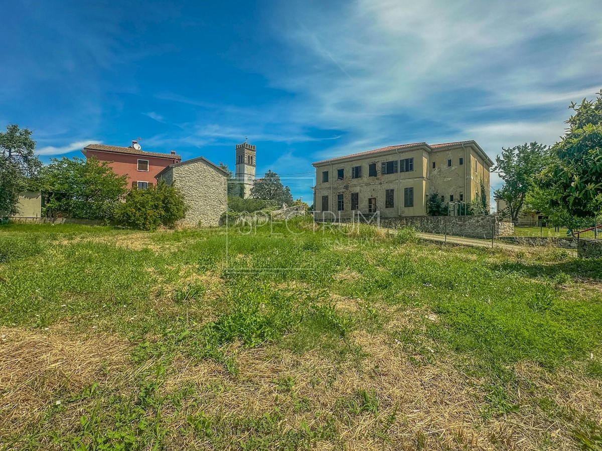 Zona Verteneglio, terreno edificabile con potenziale