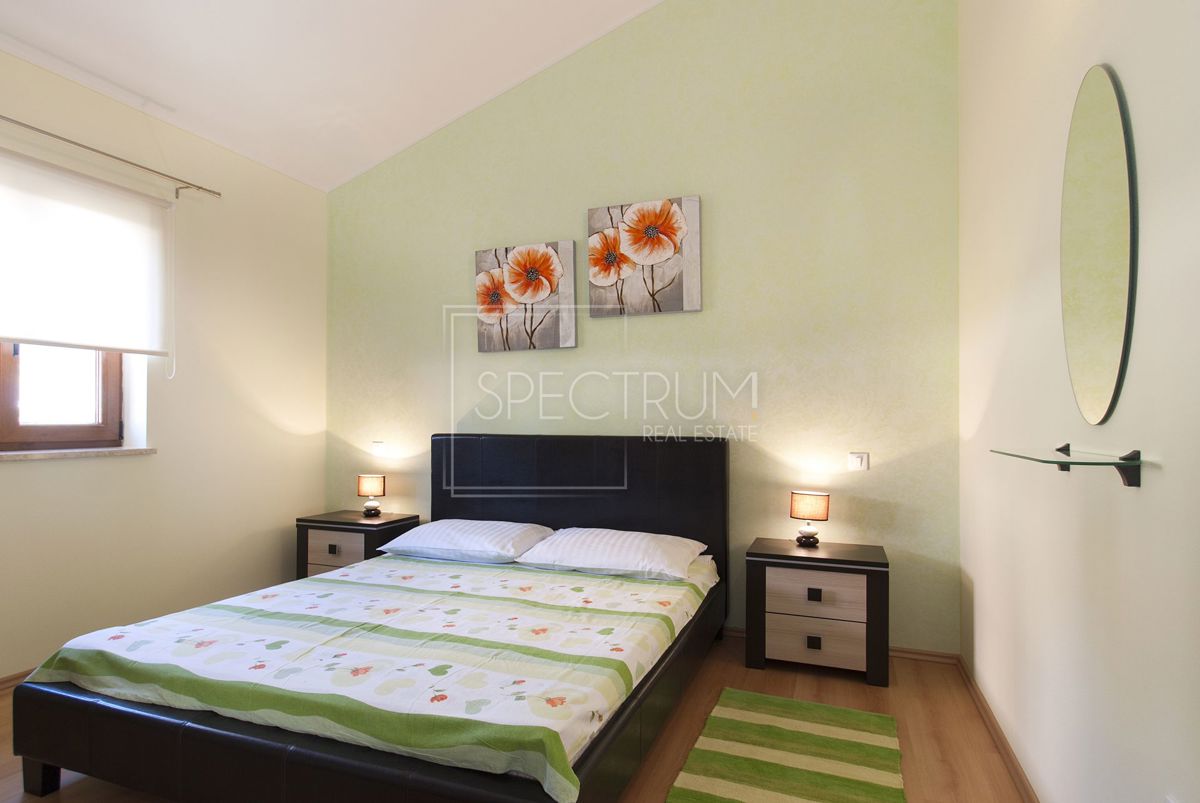 Zona di Antignana, casa con piscina in posizione tranquilla