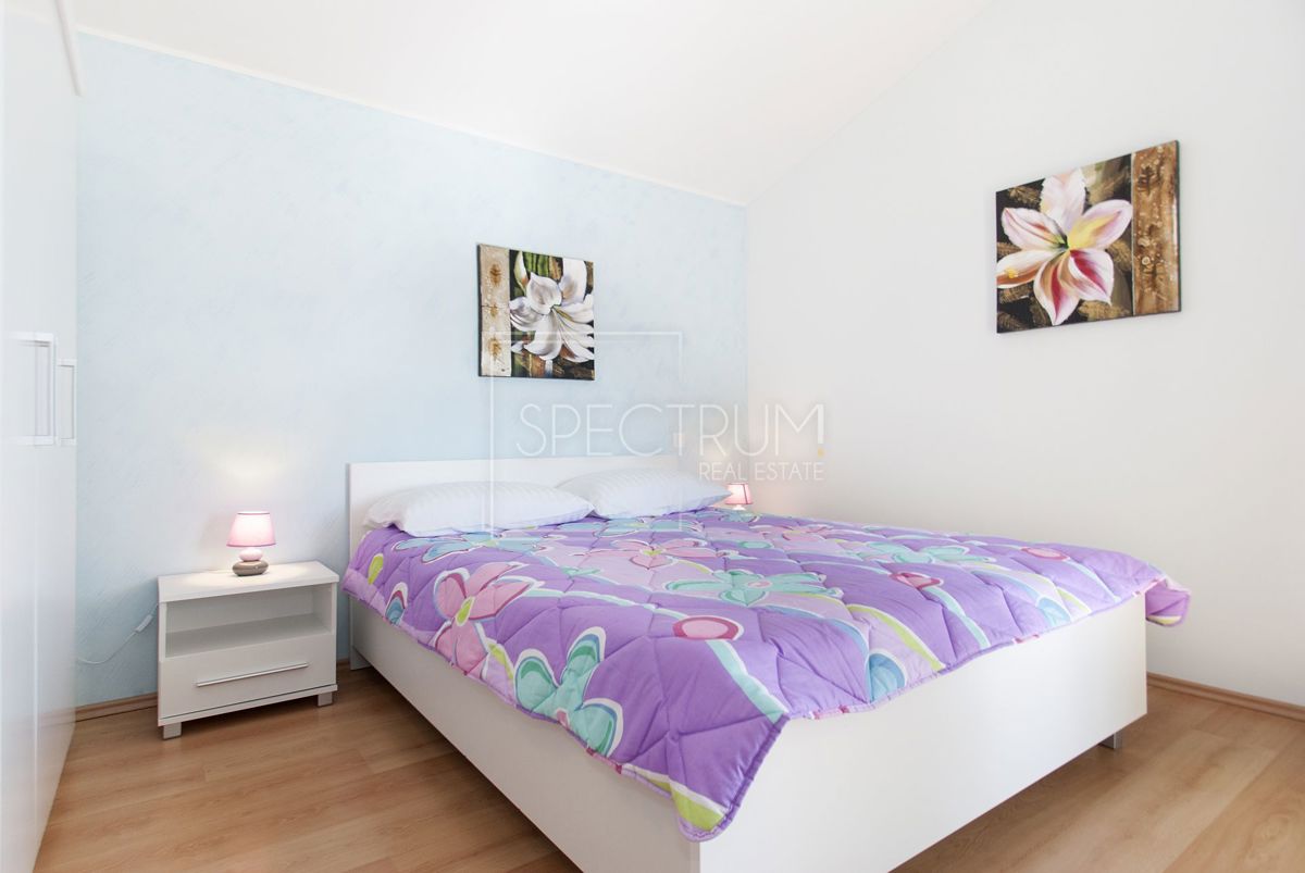 Zona di Antignana, casa con piscina in posizione tranquilla