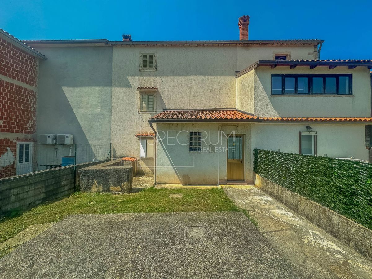 Zona di Verteneglio, 2 case in pietra con potenziale di investimento