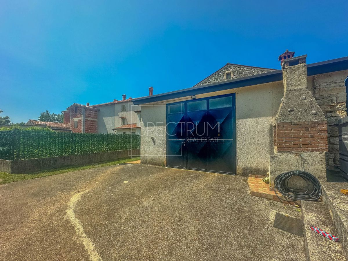 Zona di Verteneglio, 2 case in pietra con potenziale di investimento