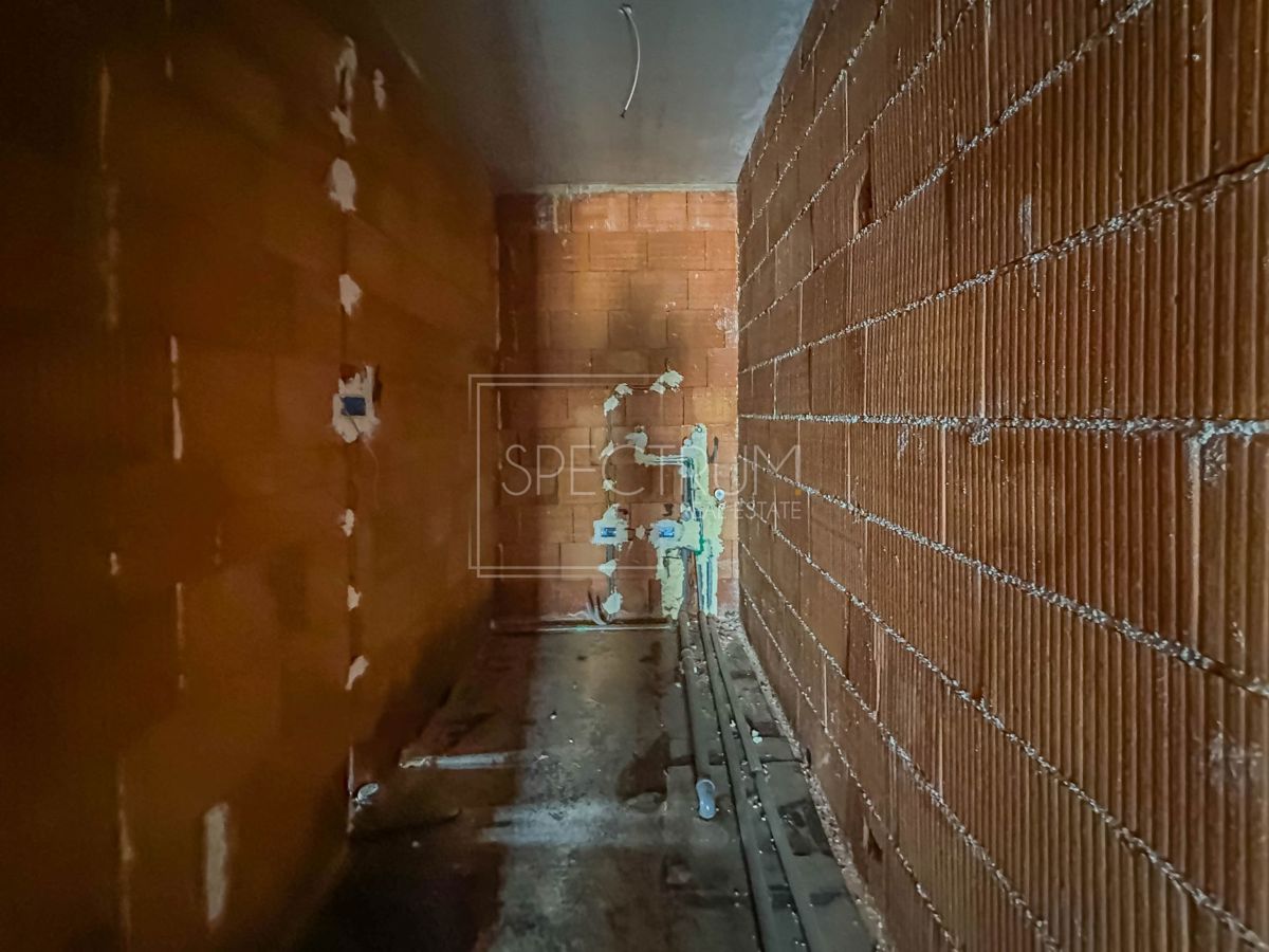 Fontane, spazioso appartamento al piano terra in un nuovo edificio