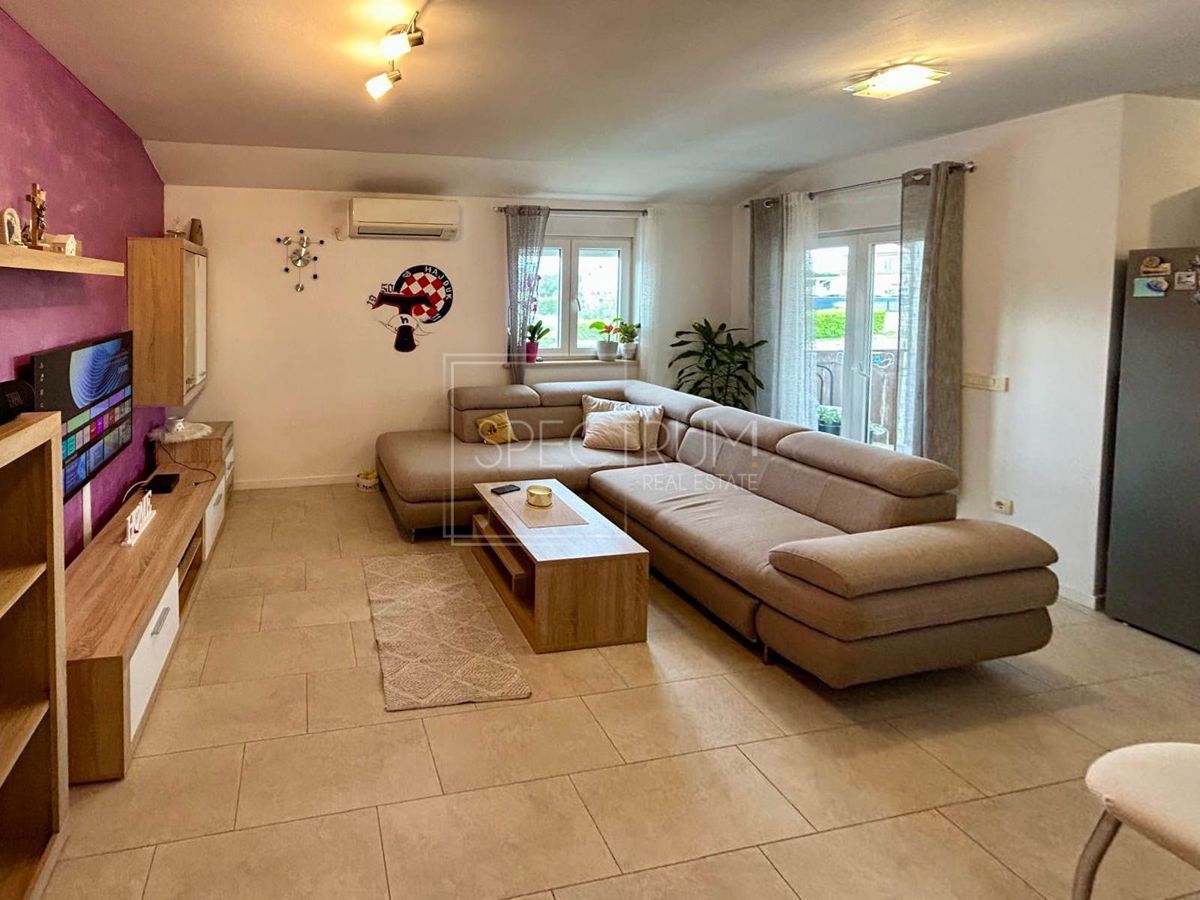 Cittanova, confortevole appartamento con 2 camere da letto