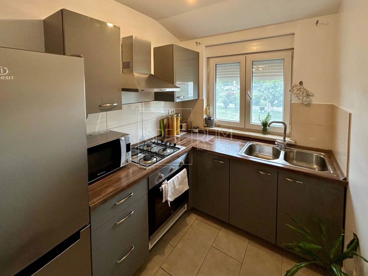 Cittanova, confortevole appartamento con 2 camere da letto