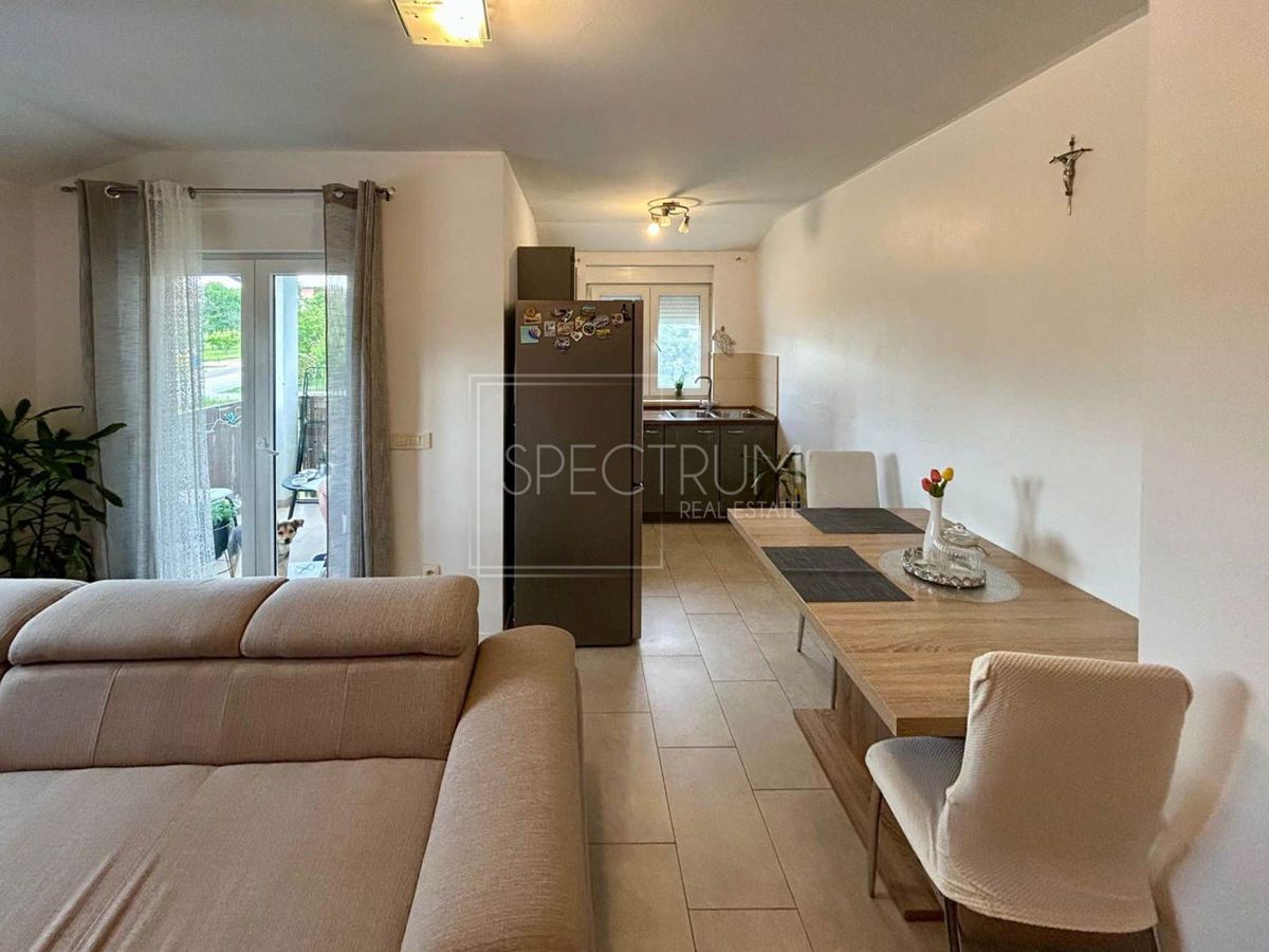 Cittanova, confortevole appartamento con 2 camere da letto