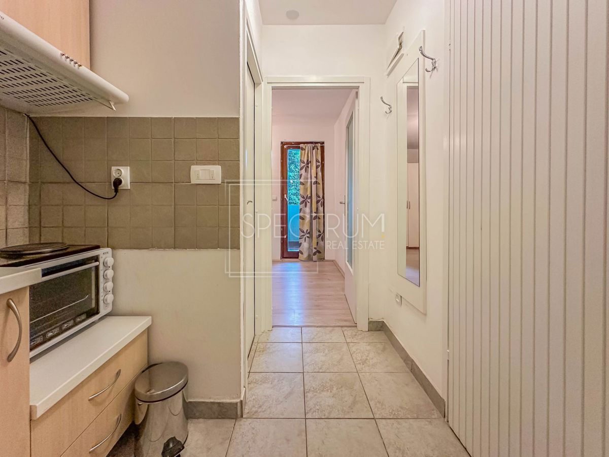 Zona Cittanova, appartamento con ampio balcone a 500 metri dal mare