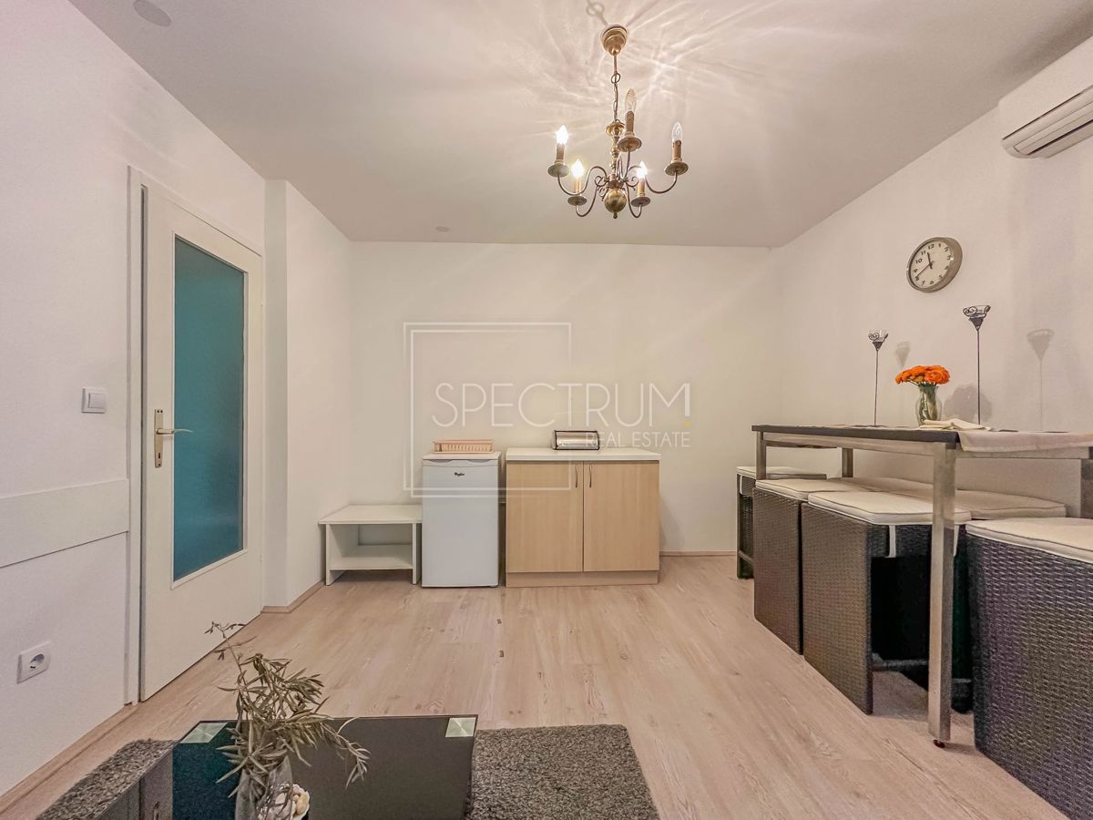 Zona Cittanova, appartamento con ampio balcone a 500 metri dal mare