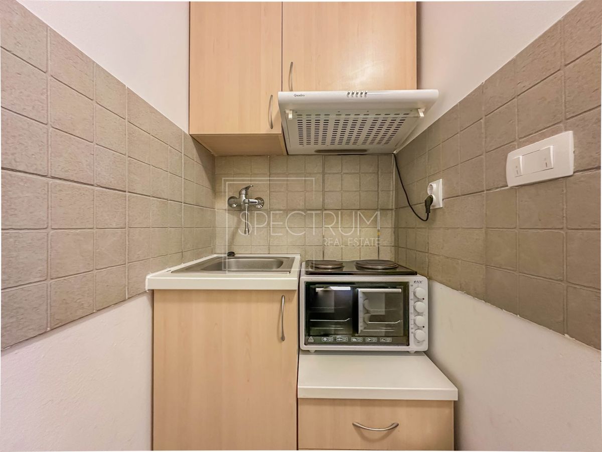 Zona Cittanova, appartamento con ampio balcone a 500 metri dal mare