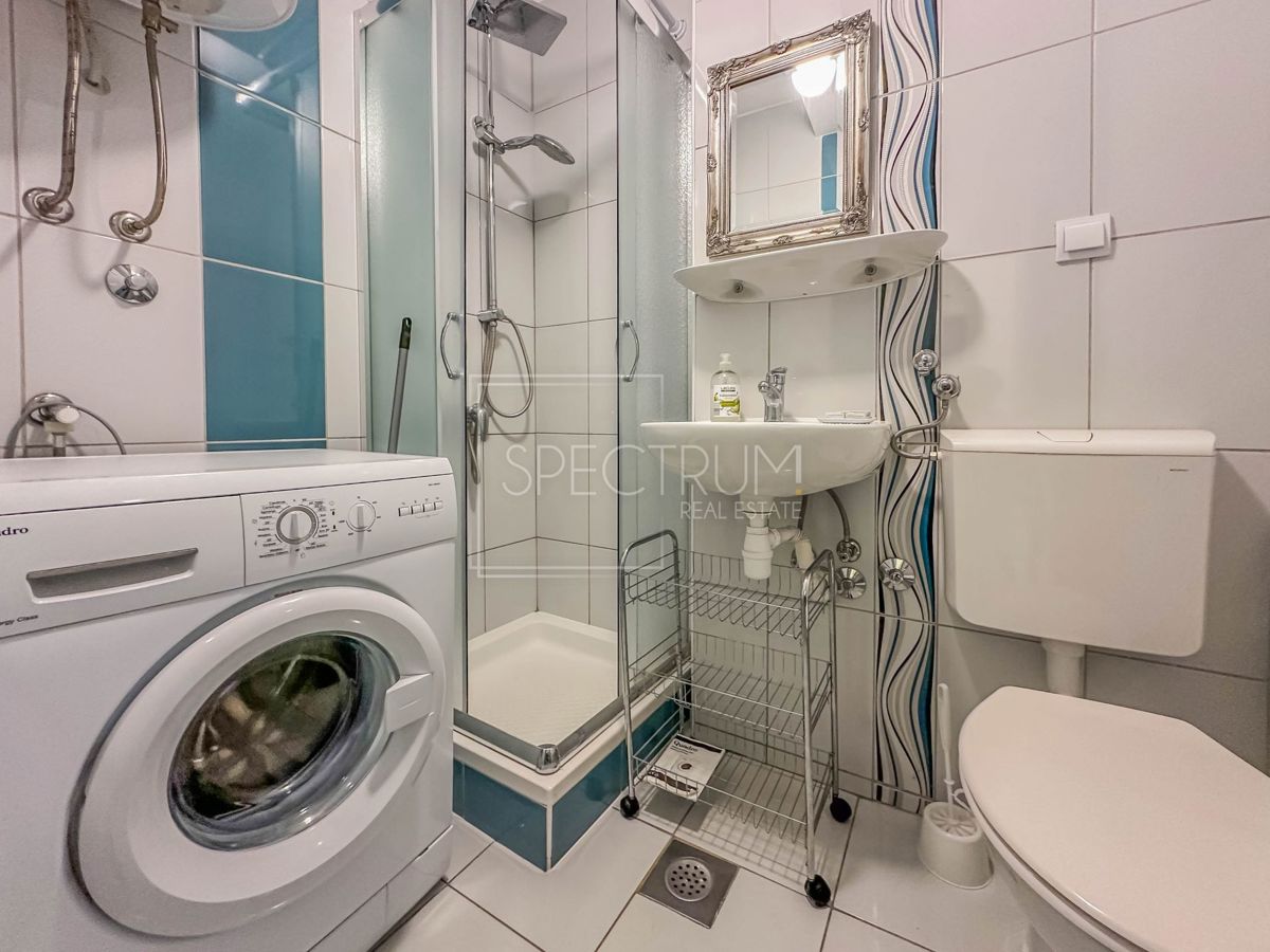 Zona Cittanova, appartamento con ampio balcone a 500 metri dal mare