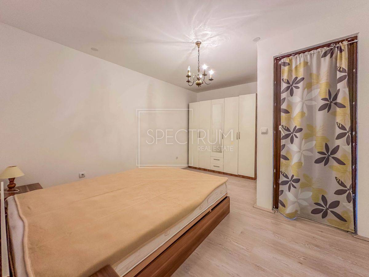 Zona Cittanova, appartamento con ampio balcone a 500 metri dal mare