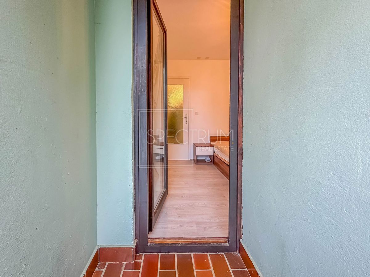 Zona Cittanova, appartamento con ampio balcone a 500 metri dal mare