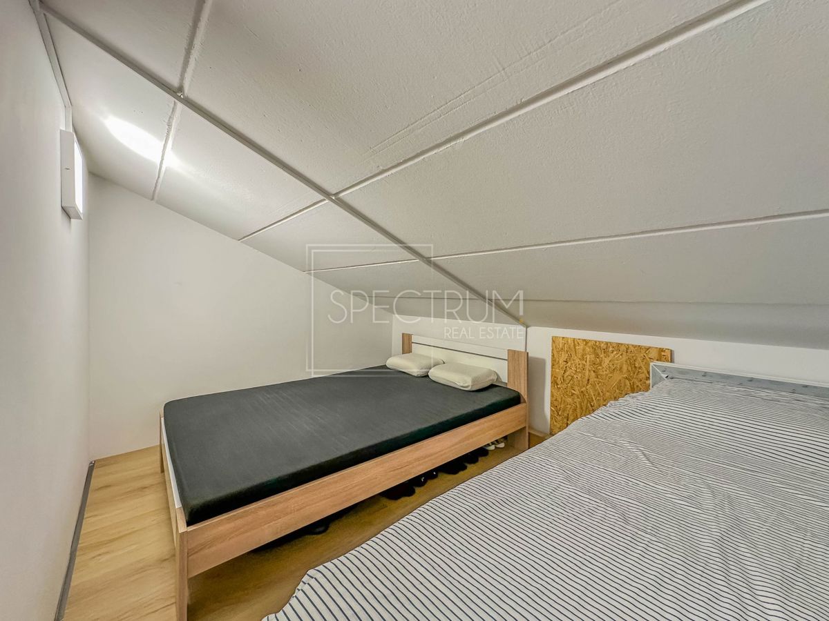 Zona Cittanova, appartamento ristrutturato su due piani a 500 metri dal mare