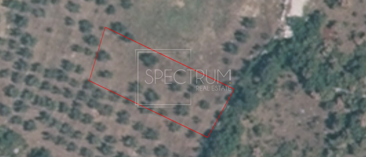 Zona di Buie, terreno edificabile in posizione tranquilla