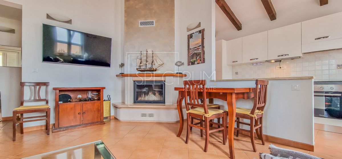 Zona di Visignano, casa bifamiliare con vista mare