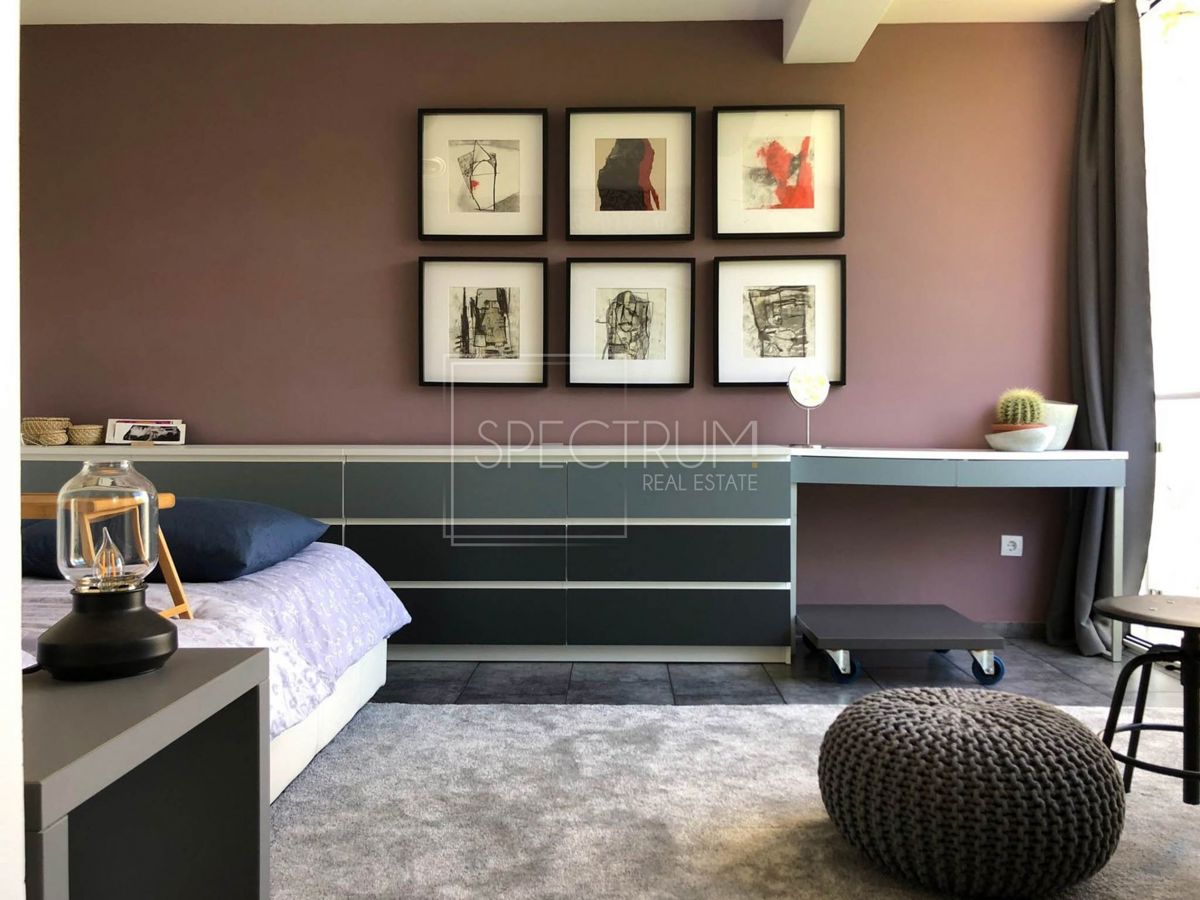 Zona Parenzo, appartamento modernamente arredato a 50 metri dal mare!