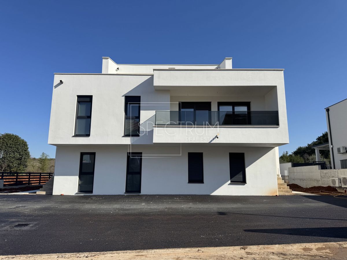 Zona Umago, appartamento su due piani con terrazza sul tetto!