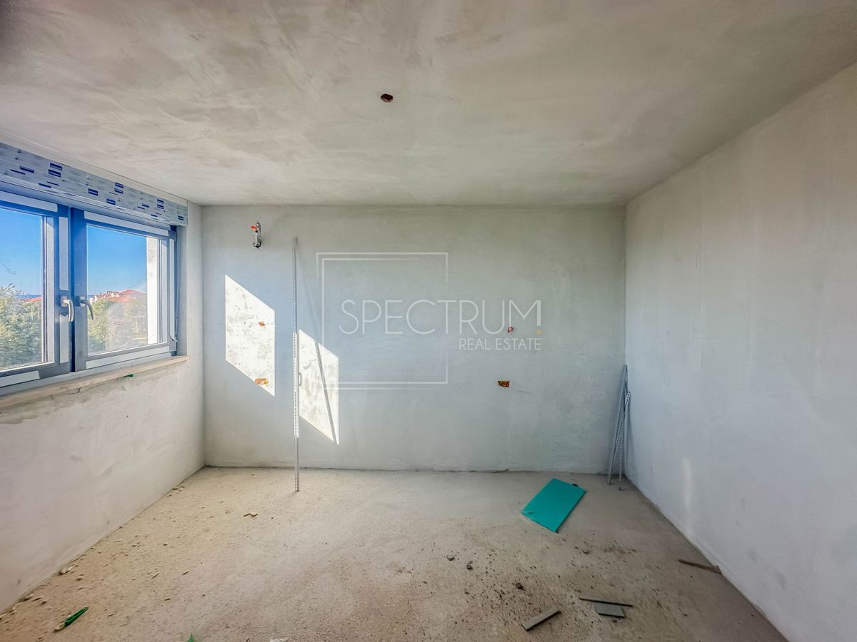 Zona Umago, appartamento moderno su due piani a 350 m dal mare