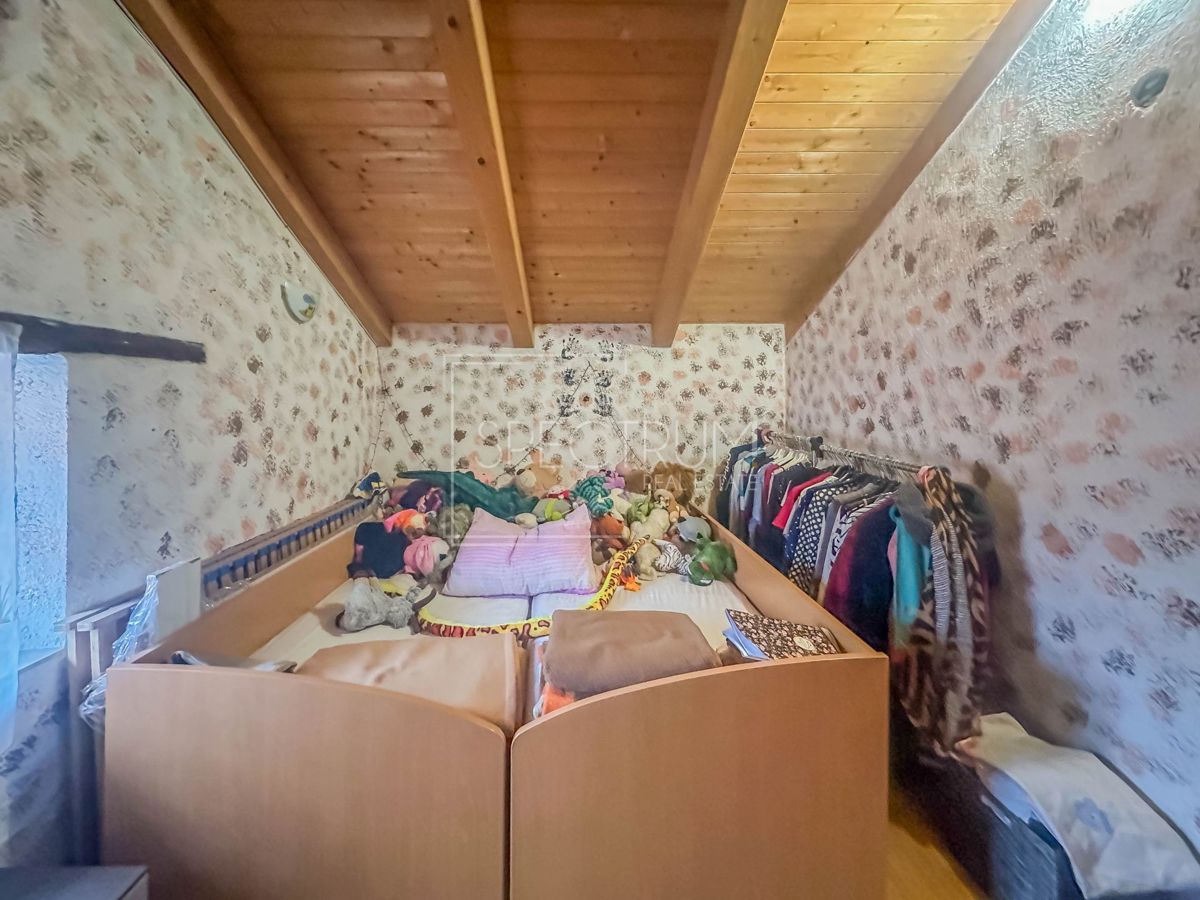 Zona Umago, casa in pietra in posizione tranquilla