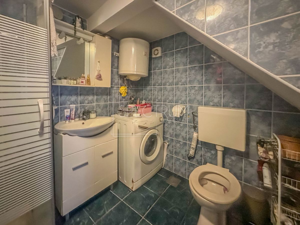 Zona Umago, casa in pietra in posizione tranquilla