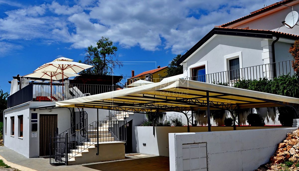 Zona di Verteneglio, villa con piscina in posizione tranquilla