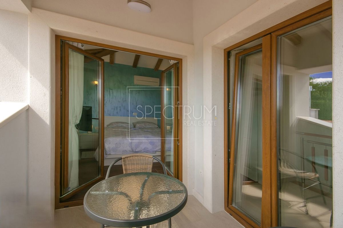Zona di Verteneglio, villa con piscina in posizione tranquilla