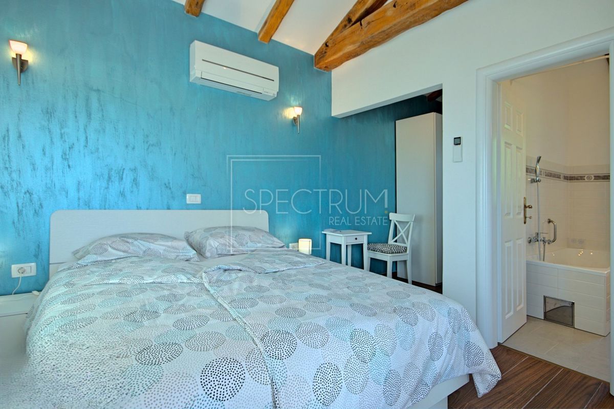 Zona di Verteneglio, villa con piscina in posizione tranquilla