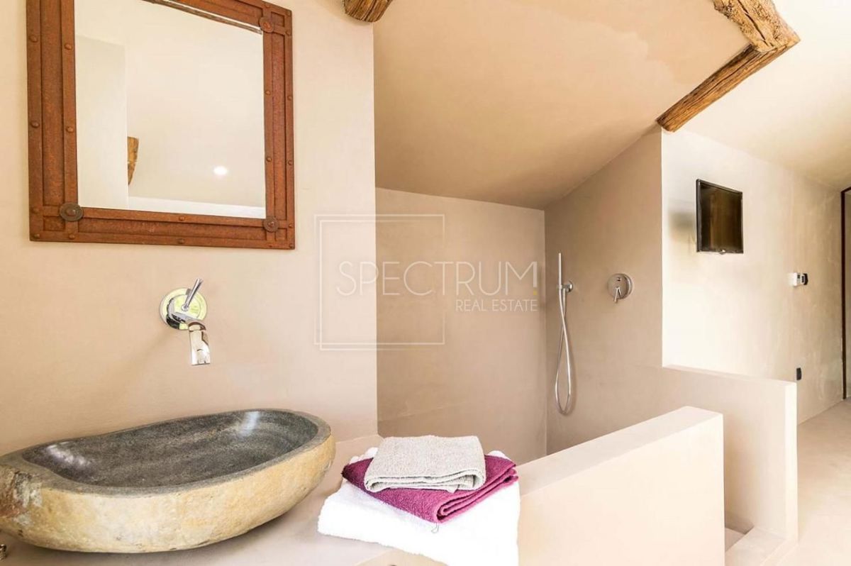 Zona di Portole, casa in pietra con piscina e vista