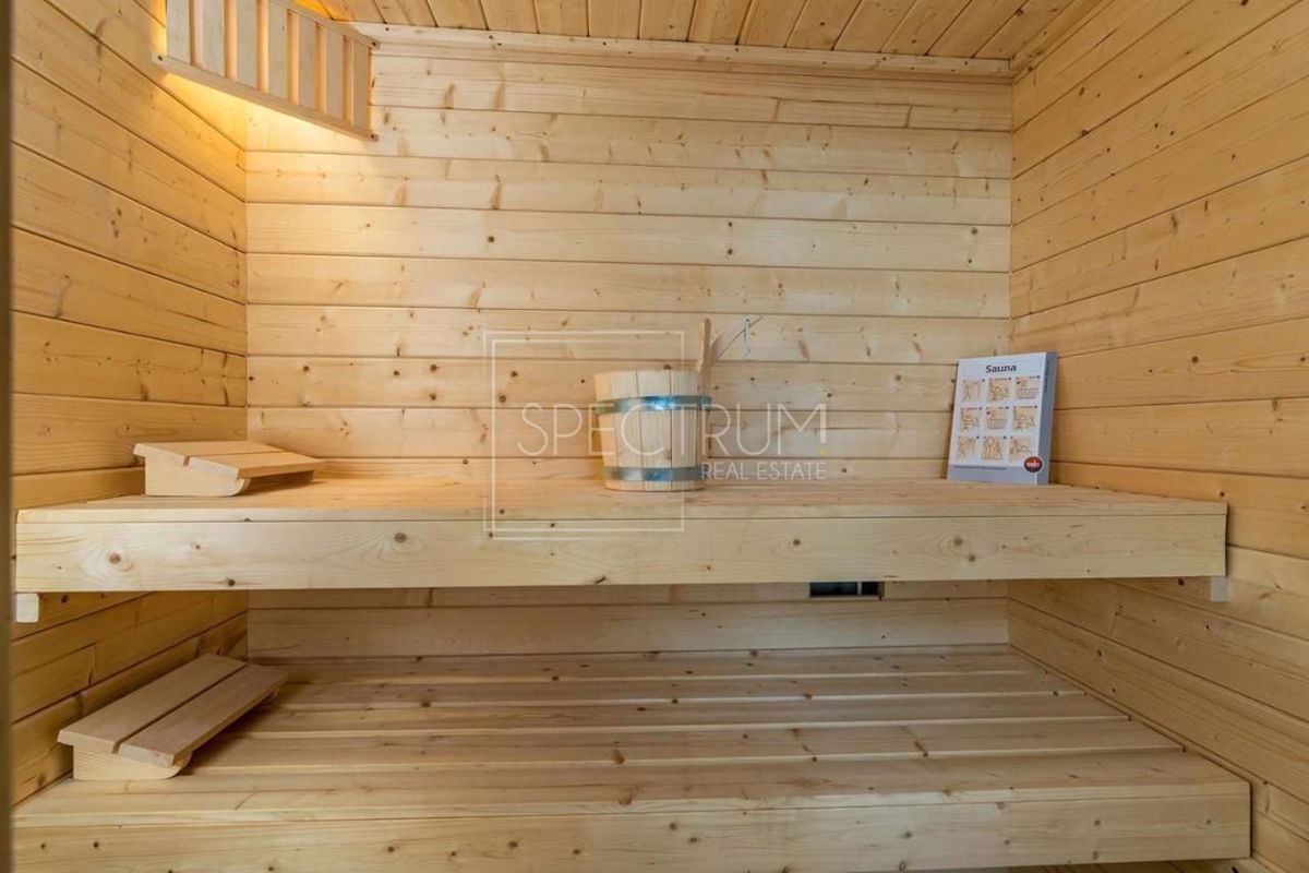 Zona di Portole, casa in pietra con piscina e vista