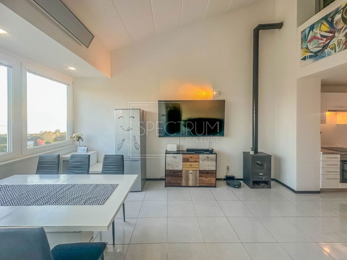 Zona Cittanova, appartamento ristrutturato con vista mare aperta
