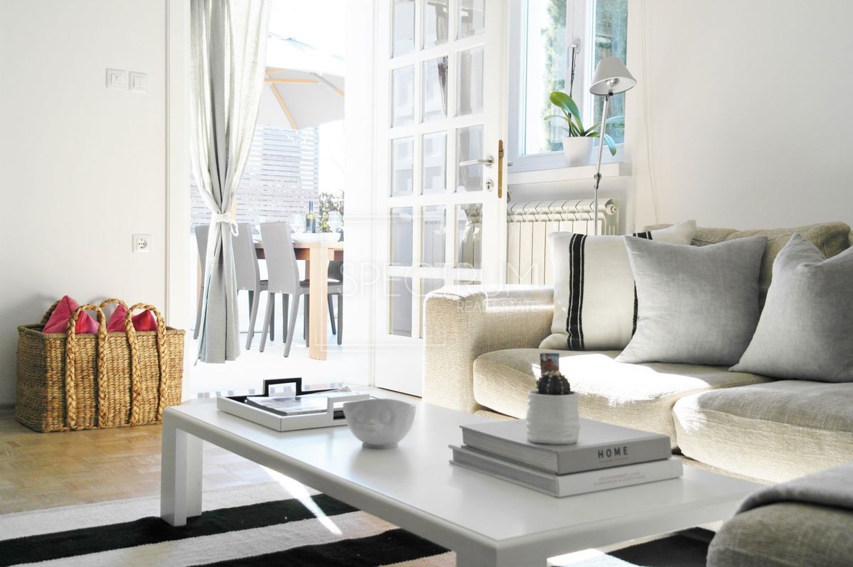 Zona Cittanova, casa indipendente 3a fila dal mare!