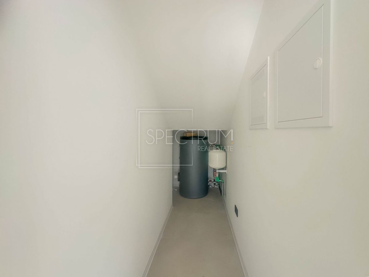 Parenzo, casa a schiera con piscina e vista mare