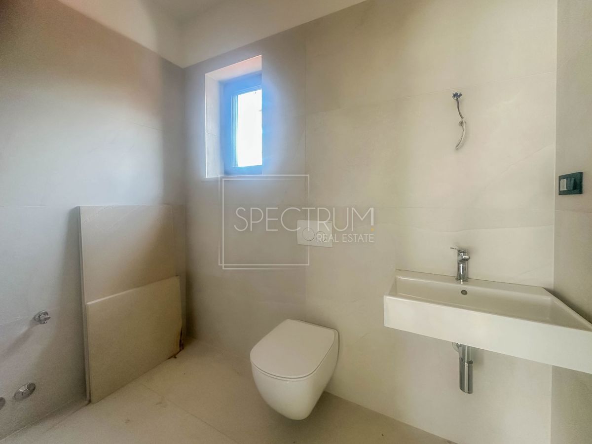 Parenzo, casa a schiera con piscina e vista mare