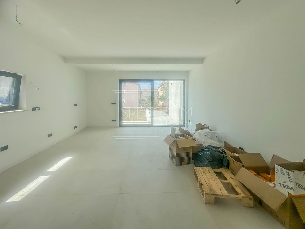 Parenzo, casa a schiera con piscina e vista mare