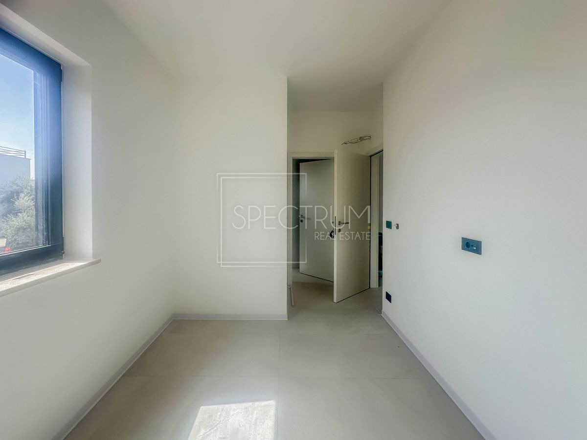 Parenzo, casa a schiera con piscina e vista mare