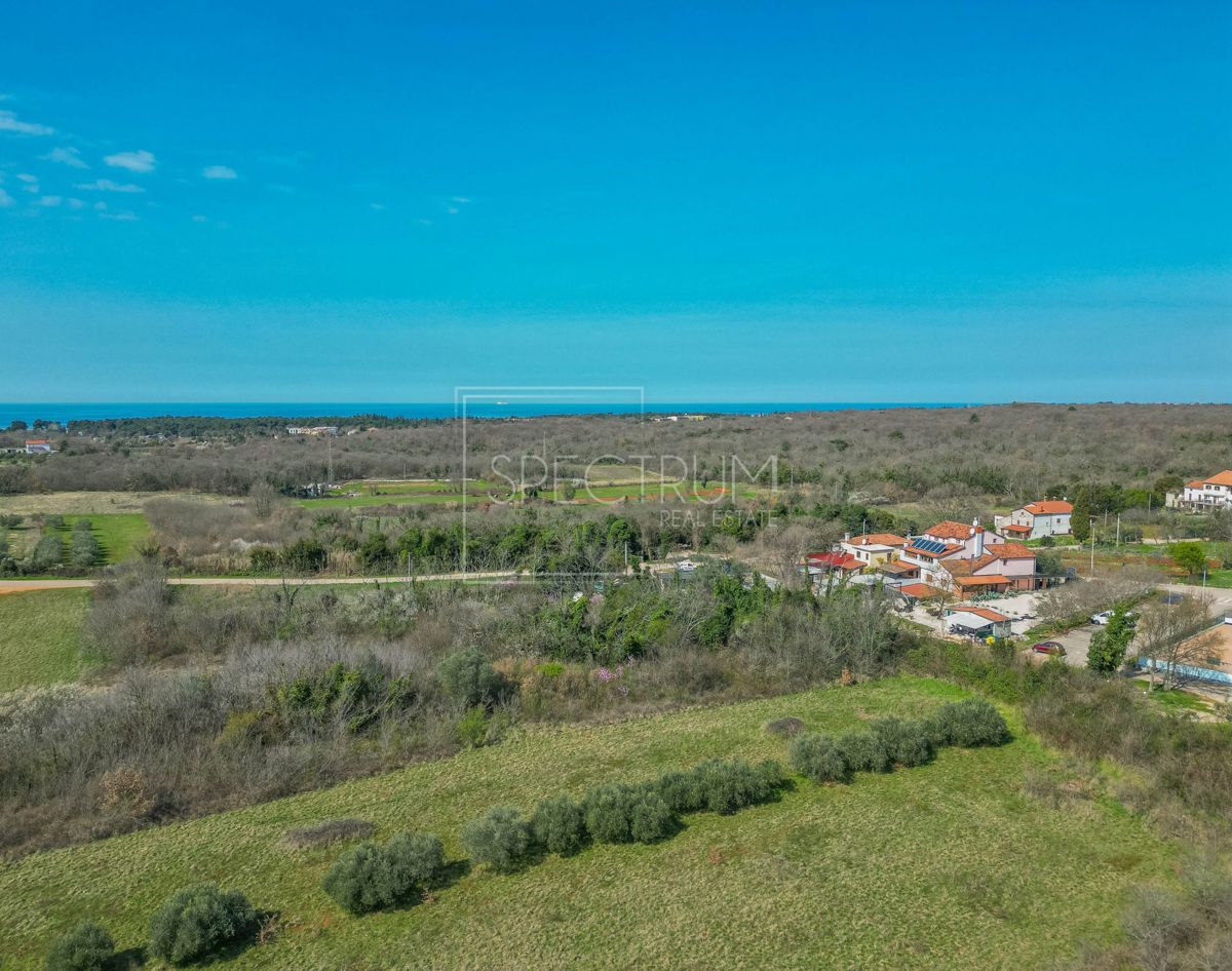 Umago, terreno in posizione ambita con potenziale