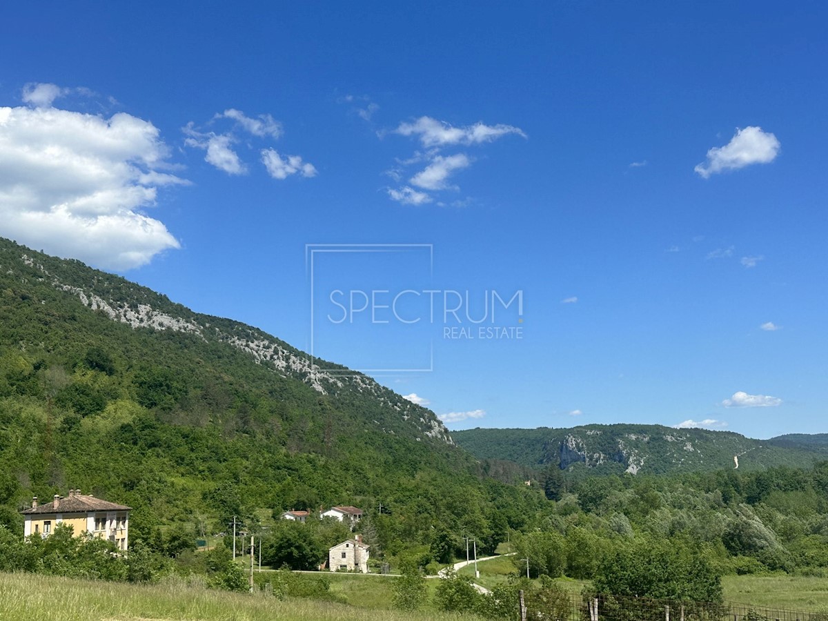 Dintorni di Portole, terreno edificabile con vista aperta