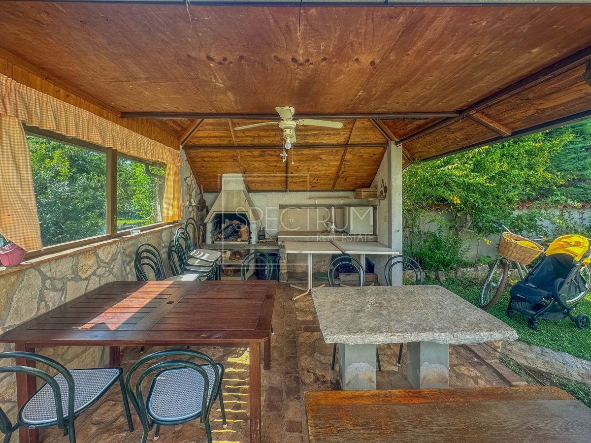 Umago, spazioso appartamento al piano terra in ottima posizione