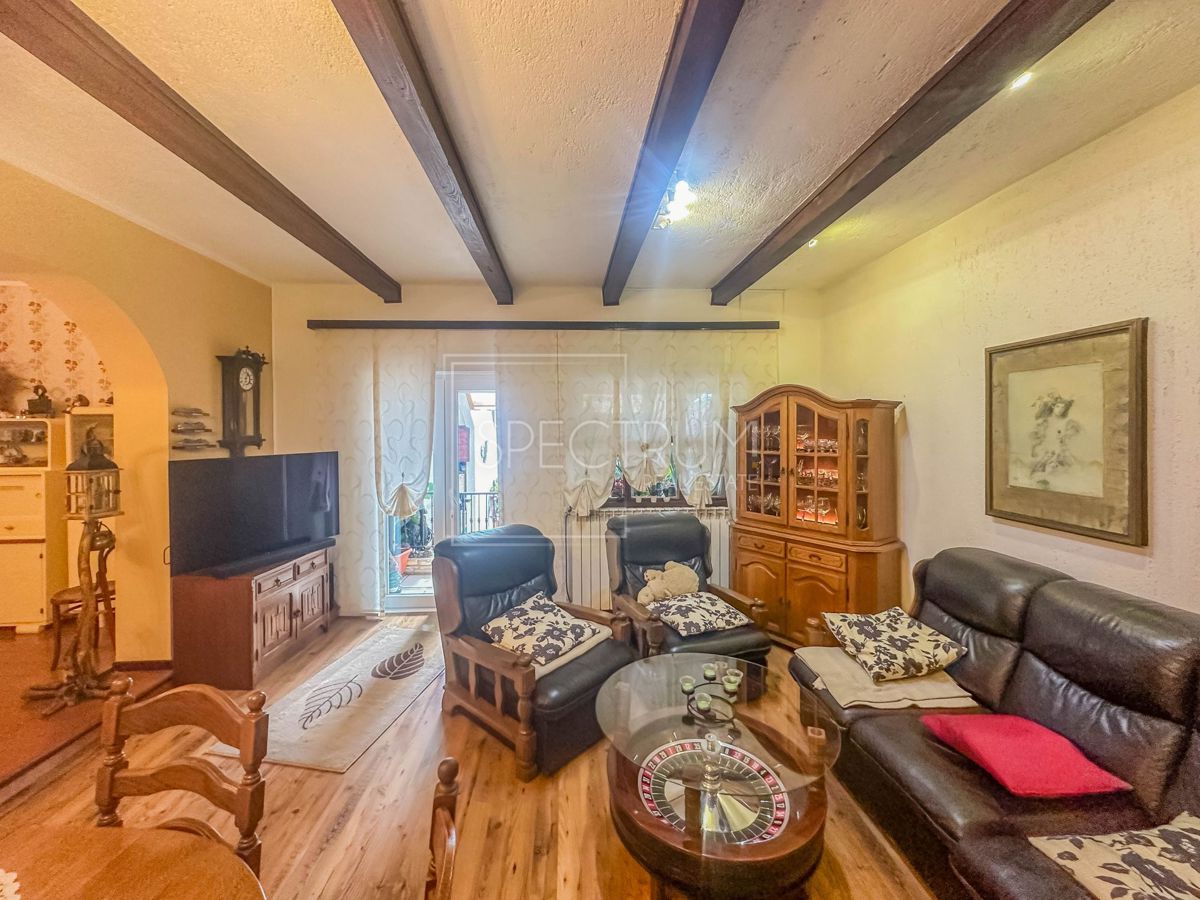 Umago, spazioso appartamento al piano terra in ottima posizione