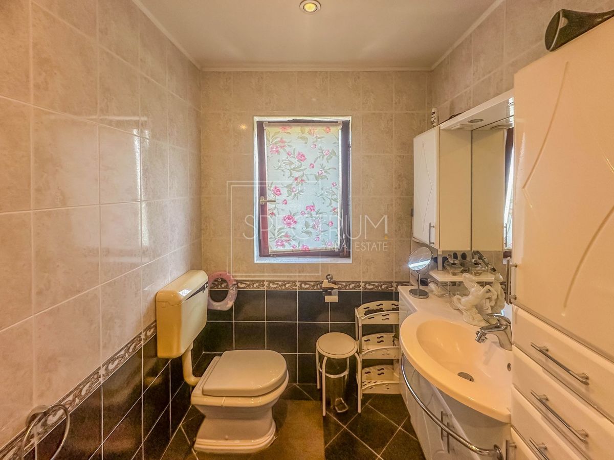 Umago, spazioso appartamento al piano terra in ottima posizione