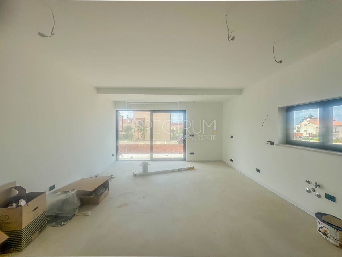 Parenzo, moderna casa a schiera con vista mare